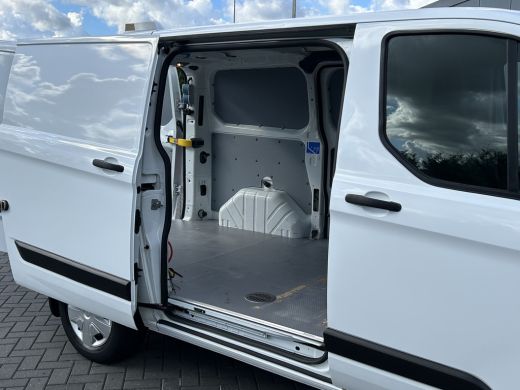 Ford Transit Custom 300 2.0 TDCI 105 PK / L1H1 / 1e EIG. / 80.552 KM !! / AIRCO / CRUISE / STOELVERWARMING / 2X SCHUI... ActivLease financial lease