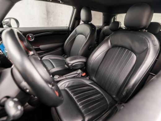 Mini Cooper S 2.0 Cooper S John Cooper Works 192Pk (APPLE CARPLAY, GROOT NAVI, HEAD-UP DISPLAY, LEDEREN SPORTST... ActivLease financial lease