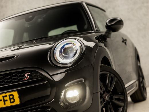 Mini Cooper S 2.0 Cooper S John Cooper Works 192Pk (APPLE CARPLAY, GROOT NAVI, HEAD-UP DISPLAY, LEDEREN SPORTST... ActivLease financial lease