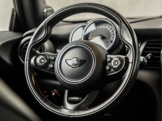 Mini Cooper S 2.0 Cooper S John Cooper Works 192Pk (APPLE CARPLAY, GROOT NAVI, HEAD-UP DISPLAY, LEDEREN SPORTST... ActivLease financial lease
