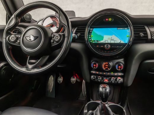 Mini Cooper S 2.0 Cooper S John Cooper Works 192Pk (APPLE CARPLAY, GROOT NAVI, HEAD-UP DISPLAY, LEDEREN SPORTST... ActivLease financial lease