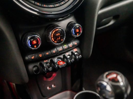 Mini Cooper S 2.0 Cooper S John Cooper Works 192Pk (APPLE CARPLAY, GROOT NAVI, HEAD-UP DISPLAY, LEDEREN SPORTST... ActivLease financial lease