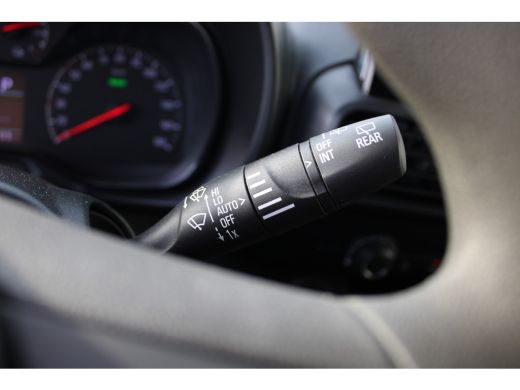 Opel Combo-e 136 L1 50kWh / Navigatie / Parkeersensoren / Camera / Carplay / Airco / ActivLease financial lease