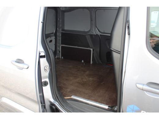 Opel Combo-e 136 L1 50kWh / Navigatie / Parkeersensoren / Camera / Carplay / Airco / ActivLease financial lease