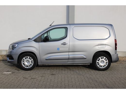 Opel Combo-e 136 L1 50kWh / Navigatie / Parkeersensoren / Camera / Carplay / Airco / ActivLease financial lease