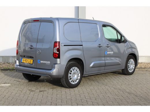 Opel Combo-e 136 L1 50kWh / Navigatie / Parkeersensoren / Camera / Carplay / Airco / ActivLease financial lease