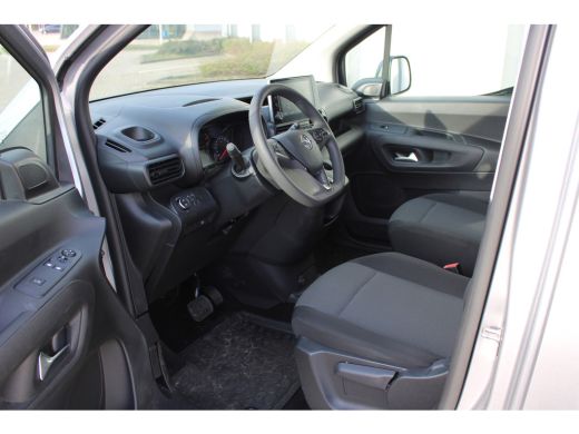 Opel Combo-e 136 L1 50kWh / Navigatie / Parkeersensoren / Camera / Carplay / Airco / ActivLease financial lease