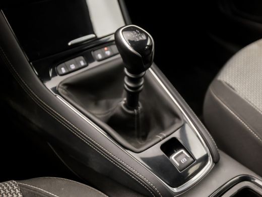 Opel Grandland X 1.2 Turbo Sport (APPLE CARPLAY, GROOT NAVI, CAMERA, CLIMATE, TREKHAAK, SPORTSTOELEN, LED KOPLAMPE... ActivLease financial lease