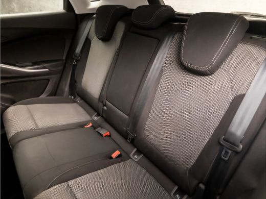 Opel Grandland X 1.2 Turbo Sport (APPLE CARPLAY, GROOT NAVI, CAMERA, CLIMATE, TREKHAAK, SPORTSTOELEN, LED KOPLAMPE... ActivLease financial lease