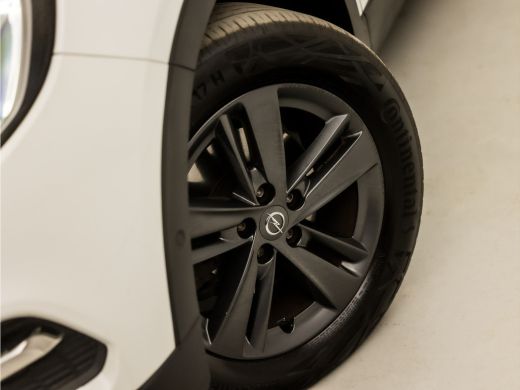 Opel Grandland X 1.2 Turbo Sport (APPLE CARPLAY, GROOT NAVI, CAMERA, CLIMATE, TREKHAAK, SPORTSTOELEN, LED KOPLAMPE... ActivLease financial lease