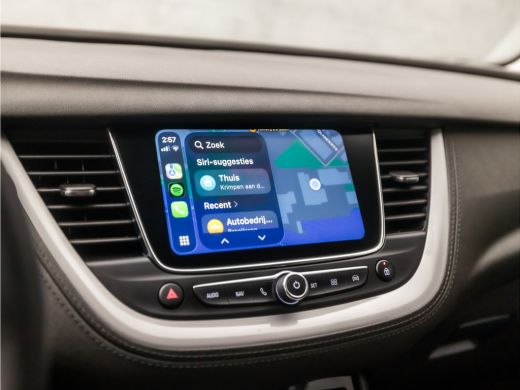 Opel Grandland X 1.2 Turbo Sport (APPLE CARPLAY, GROOT NAVI, CAMERA, CLIMATE, TREKHAAK, SPORTSTOELEN, LED KOPLAMPE... ActivLease financial lease