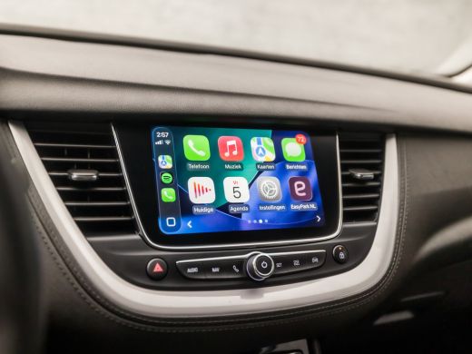Opel Grandland X 1.2 Turbo Sport (APPLE CARPLAY, GROOT NAVI, CAMERA, CLIMATE, TREKHAAK, SPORTSTOELEN, LED KOPLAMPE... ActivLease financial lease