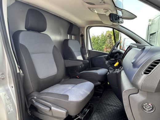 Opel Vivaro 1.6 CDTI 126 PK / L1H1 / 1e EIG. / AIRCO / CRUISE / NAVI / BLUETOOTH / TREKHAAK / CAMERA / ACHTER... ActivLease financial lease