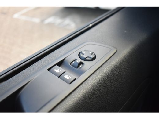 Opel Vivaro 2.0 Diesel 145 L3 DC 5pers. | Trekhaak | Glasslook Panelen | Betimmering | Allseason | Achteruitr... ActivLease financial lease