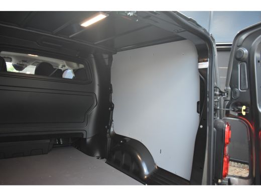 Opel Vivaro 2.0 Diesel 145 L3 DC 5pers. | Trekhaak | Glasslook Panelen | Betimmering | Allseason | Achteruitr... ActivLease financial lease