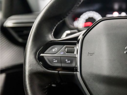 Peugeot 2008 1.2 PureTech Allure Sport 131Pk Automaat (APPLE CARPLAY, GROOT NAVI, LED KOPLAMPEN, LANE ASSIST, ... ActivLease financial lease