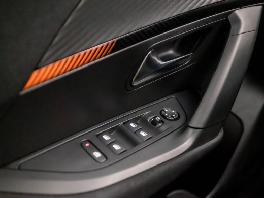 Peugeot 2008 1.2 PureTech Allure Sport 131Pk Automaat (APPLE CARPLAY, GROOT NAVI, LED KOPLAMPEN, LANE ASSIST, ... ActivLease financial lease