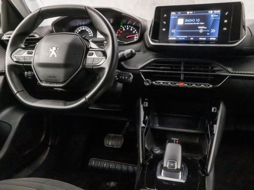 Peugeot 2008 1.2 PureTech Allure Sport 131Pk Automaat (APPLE CARPLAY, GROOT NAVI, LED KOPLAMPEN, LANE ASSIST, ... ActivLease financial lease