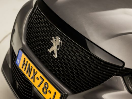 Peugeot 2008 1.2 PureTech Sport (APPLE CARPLAY, GROOT NAVI, 360 CAMERA, STOELVERWARMING, GETINT GLAS, LANE ASS... ActivLease financial lease