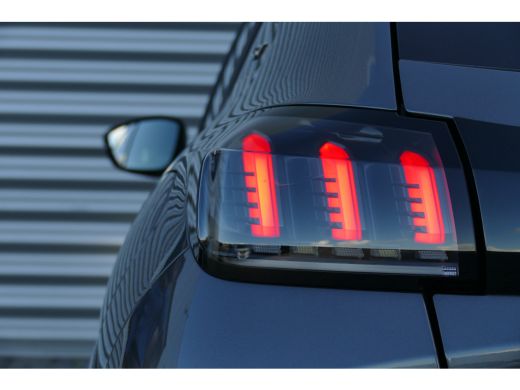 Peugeot 208 1.2 PURETECH 100PK GT PACK / NAVI / LEDER / CLIMA / PDC / 17" LMV / CAMERA / KEYLESS / FULL-LED /... ActivLease financial lease