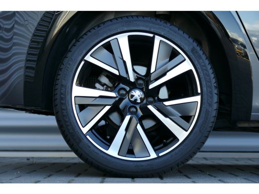 Peugeot 208 1.2 PURETECH 100PK GT PACK / NAVI / LEDER / CLIMA / PDC / 17" LMV / CAMERA / KEYLESS / FULL-LED /... ActivLease financial lease