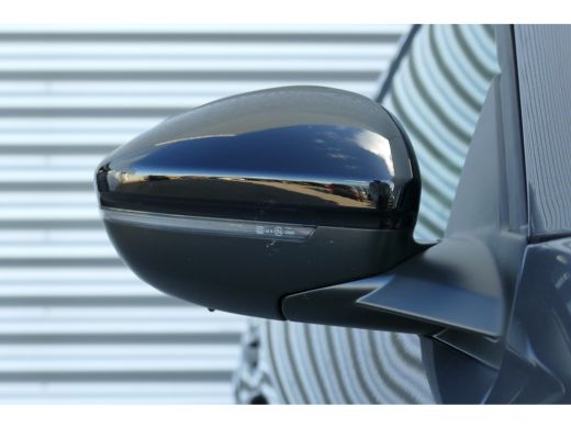 Peugeot 208 1.2 PURETECH 100PK GT PACK / NAVI / LEDER / CLIMA / PDC / 17" LMV / CAMERA / KEYLESS / FULL-LED /... ActivLease financial lease