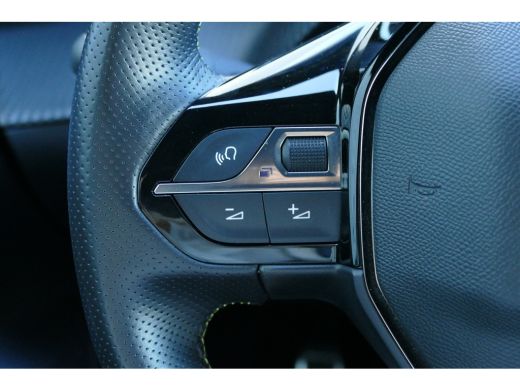 Peugeot 208 1.2 PURETECH 100PK GT PACK / NAVI / LEDER / CLIMA / PDC / 17" LMV / CAMERA / KEYLESS / FULL-LED /... ActivLease financial lease