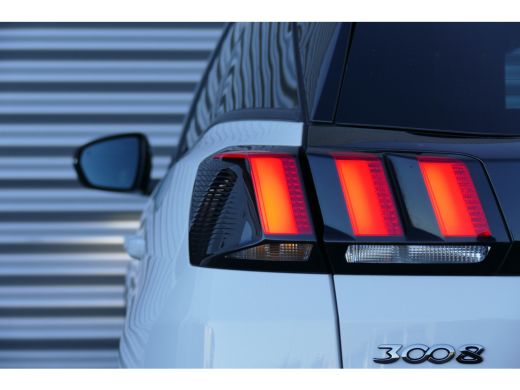 Peugeot 3008 1.2 PURETECH 130PK ALLURE AUTOMAAT / NAVI / LEDER / XENON / CLIMA / LED / PDC / 19" LMV / KEYLESS... ActivLease financial lease
