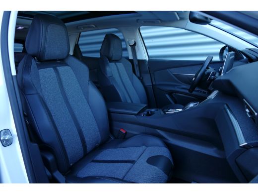 Peugeot 3008 1.2 PURETECH 130PK ALLURE AUTOMAAT / NAVI / LEDER / XENON / CLIMA / LED / PDC / 19" LMV / KEYLESS... ActivLease financial lease