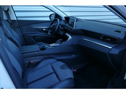 Peugeot 3008 1.2 PURETECH 130PK ALLURE AUTOMAAT / NAVI / LEDER / XENON / CLIMA / LED / PDC / 19" LMV / KEYLESS... ActivLease financial lease