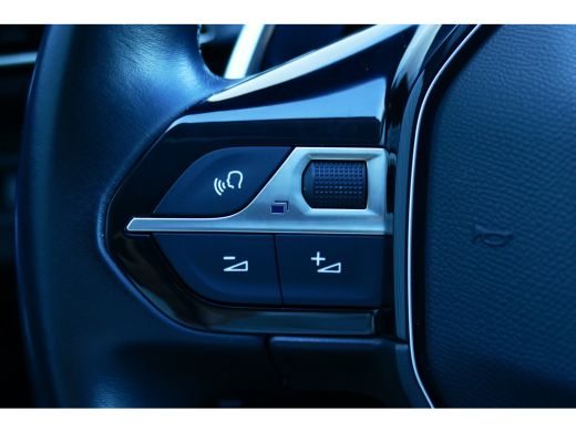 Peugeot 3008 1.2 PURETECH 130PK ALLURE AUTOMAAT / NAVI / LEDER / XENON / CLIMA / LED / PDC / 19" LMV / KEYLESS... ActivLease financial lease