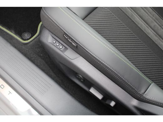 Peugeot 308 1.2 Hybrid 145 e-DCS6 GT | Automaat | Navigatie | AGR Comfortstoelen | Alcantara | Apple carplay ... ActivLease financial lease