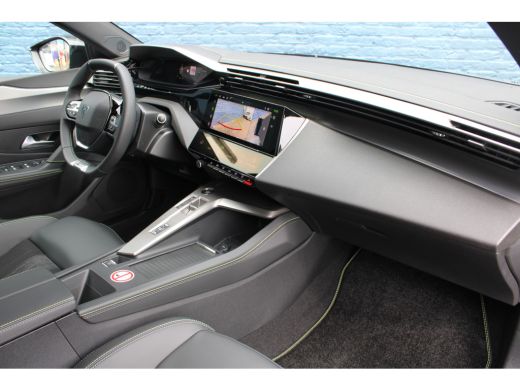 Peugeot 308 1.2 Hybrid 145 e-DCS6 GT | Automaat | Navigatie | AGR Comfortstoelen | Alcantara | Apple carplay ... ActivLease financial lease