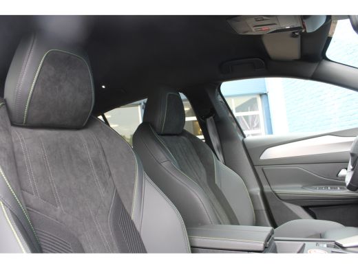 Peugeot 308 1.2 Hybrid 145 e-DCS6 GT | Automaat | Navigatie | AGR Comfortstoelen | Alcantara | Apple carplay ... ActivLease financial lease