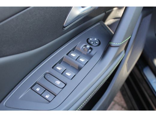 Peugeot 308 1.2 Hybrid 145 e-DCS6 GT | Automaat | Navigatie | AGR Comfortstoelen | Alcantara | Camera voor + ... ActivLease financial lease