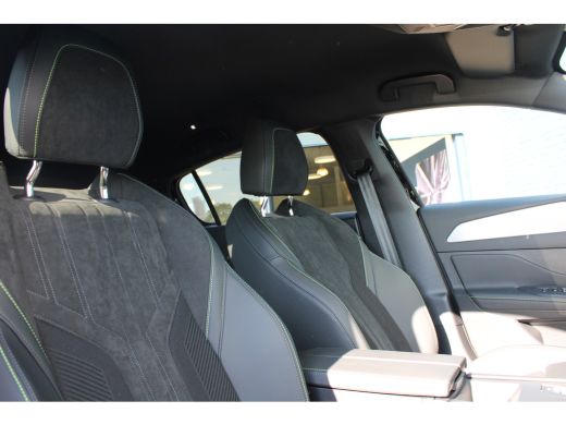 Peugeot 308 1.2 Hybrid 145 e-DCS6 GT | Automaat | Navigatie | AGR Comfortstoelen | Alcantara | Camera voor + ... ActivLease financial lease