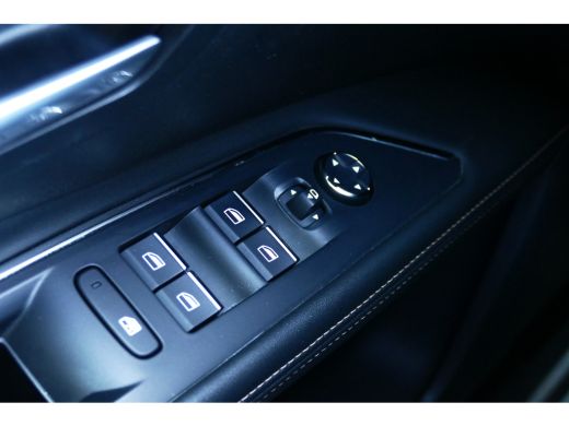 Peugeot 5008 1.6 PURETECH 180PK 7-ZITS GT PACK AUTOMAAT / NAVI / LEDER / CLIMA / FULL-LED / 19" LMV / CAMERA /... ActivLease financial lease