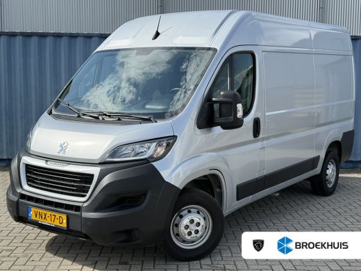 Peugeot Boxer 330 2.2 BlueHDi 120 L2H2 Premium | Achteruitrijcamera | All-season banden | Bestuurdersstoel in h... Peugeot Boxer 330 2.2 BlueHDi 120 L2H2 Premium | Achteruitrijcamera | All-season banden | Bestuurdersstoel in h...