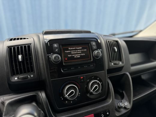 Peugeot Boxer 330 2.2 BlueHDi 120 L2H2 Premium | Achteruitrijcamera | All-season banden | Bestuurdersstoel in h... ActivLease financial lease