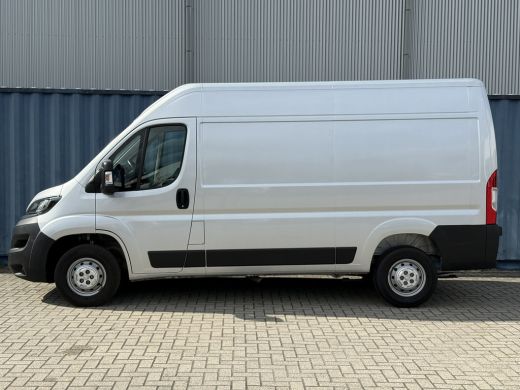 Peugeot Boxer 330 2.2 BlueHDi 120 L2H2 Premium | Achteruitrijcamera | All-season banden | Bestuurdersstoel in h... ActivLease financial lease