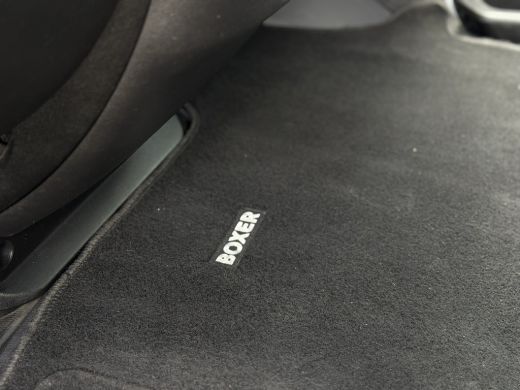 Peugeot Boxer 330 2.2 BlueHDi 120 L2H2 Premium | Achteruitrijcamera | All-season banden | Bestuurdersstoel in h... ActivLease financial lease