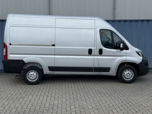 Peugeot Boxer 330 2.2 BlueHDi 120 L2H2 Premium | Achteruitrijcamera | All-season banden | Bestuurdersstoel in h... ActivLease financial lease