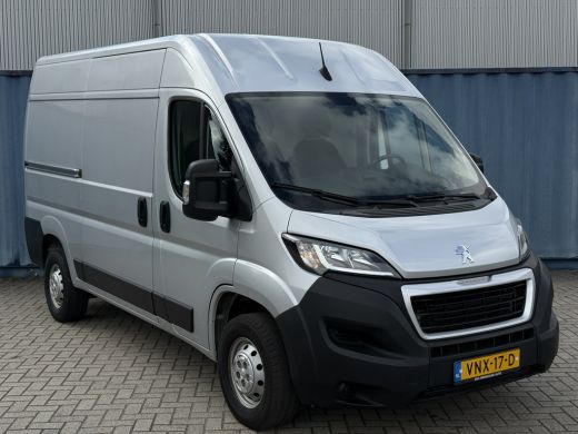 Peugeot Boxer 330 2.2 BlueHDi 120 L2H2 Premium | Achteruitrijcamera | All-season banden | Bestuurdersstoel in h... ActivLease financial lease