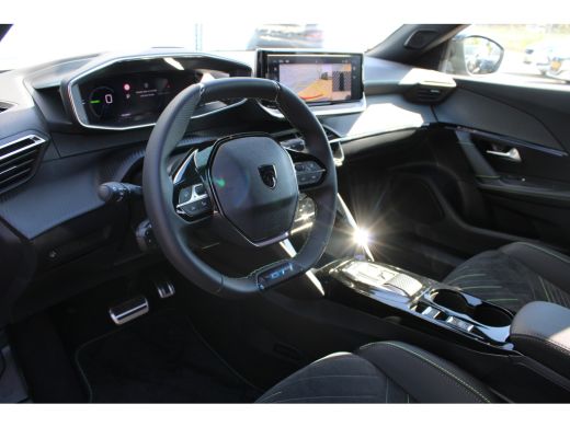 Peugeot e-2008 EV GT Avantage 54 kWh | Automaat | Navigatie | Camera voor + achter | Adaptieve cruise control | ... ActivLease financial lease