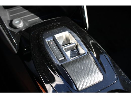 Peugeot e-2008 EV GT Avantage 54 kWh | Automaat | Navigatie | Camera voor + achter | Adaptieve cruise control | ... ActivLease financial lease