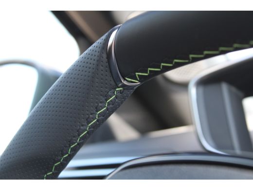 Peugeot e-2008 EV GT Avantage 54 kWh | Automaat | Navigatie | Camera voor + achter | Adaptieve cruise control | ... ActivLease financial lease
