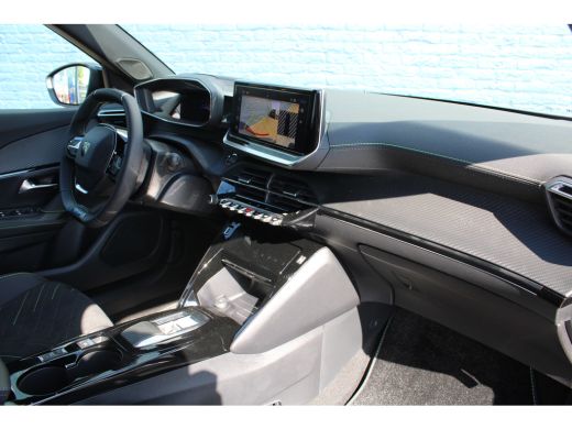 Peugeot e-2008 EV GT Avantage 54 kWh | Automaat | Navigatie | Camera voor + achter | Adaptieve cruise control | ... ActivLease financial lease