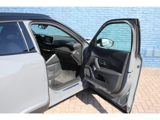 Peugeot e-2008 EV GT Avantage 54 kWh | Automaat | Navigatie | Camera voor + achter | Adaptieve cruise control | ... ActivLease financial lease