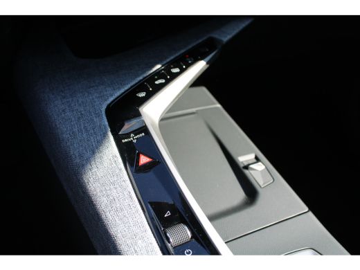 Peugeot e-3008 Allure Avantage 210 73 kWh | Automaat | Navigatie | Camera | Apple carplay | Fase 3 | BTW | ActivLease financial lease