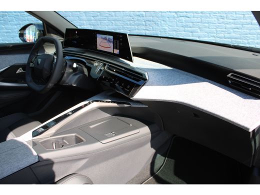Peugeot e-3008 Allure Avantage 210 73 kWh | Automaat | Navigatie | Camera | Apple carplay | Fase 3 | BTW | ActivLease financial lease